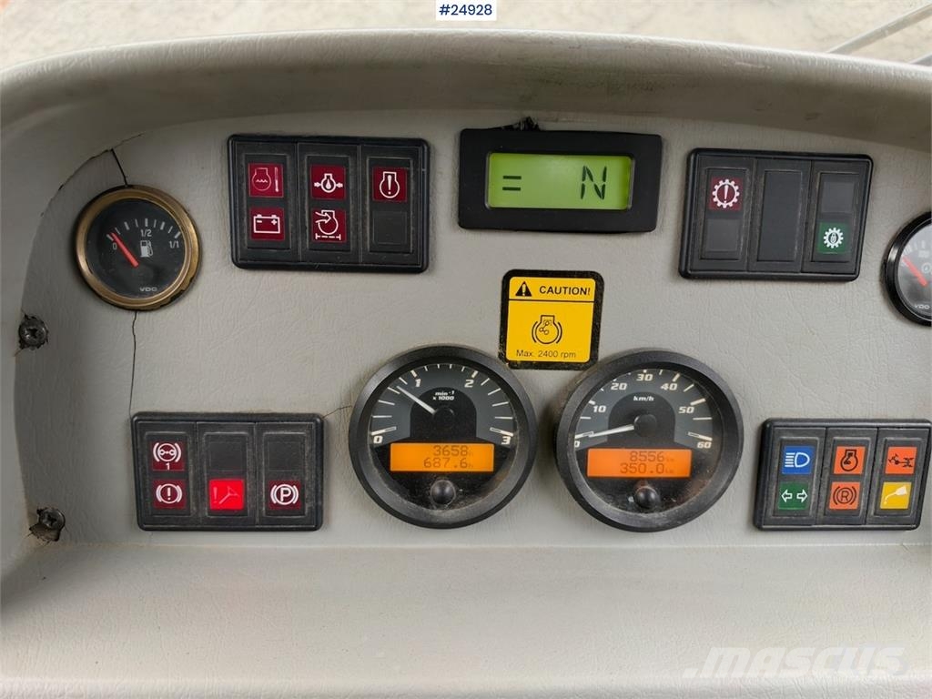 Moxy MT26 6x6 Dumper with white license plates Mezei dömperek