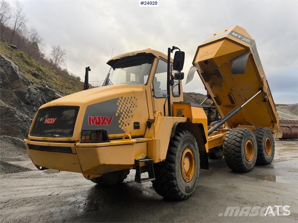 Moxy MT26 6x6 Dumper with white license plates Mezei dömperek