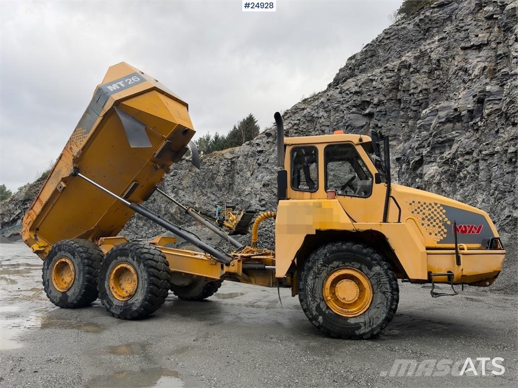 Moxy MT26 6x6 Dumper with white license plates Mezei dömperek