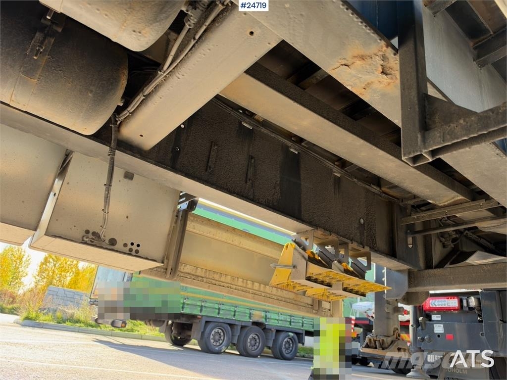 Närko 2-Axle Semi-Trailer Semirimorchio a pianale