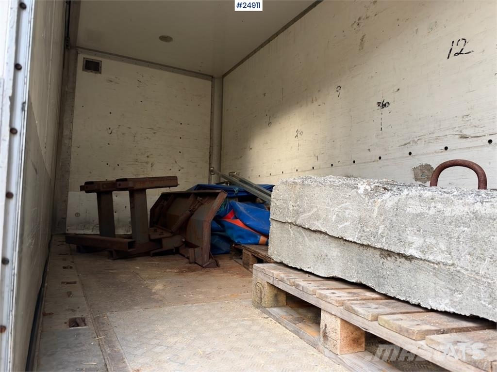 Närko Box Semi-Trailer with Full Side Opening Прицепы-фургоны