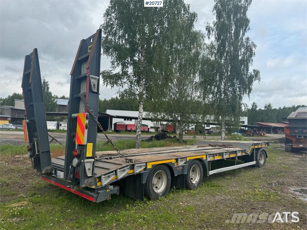 NC engineering Machine trailer w/ hydraulic driving b Otros remolques