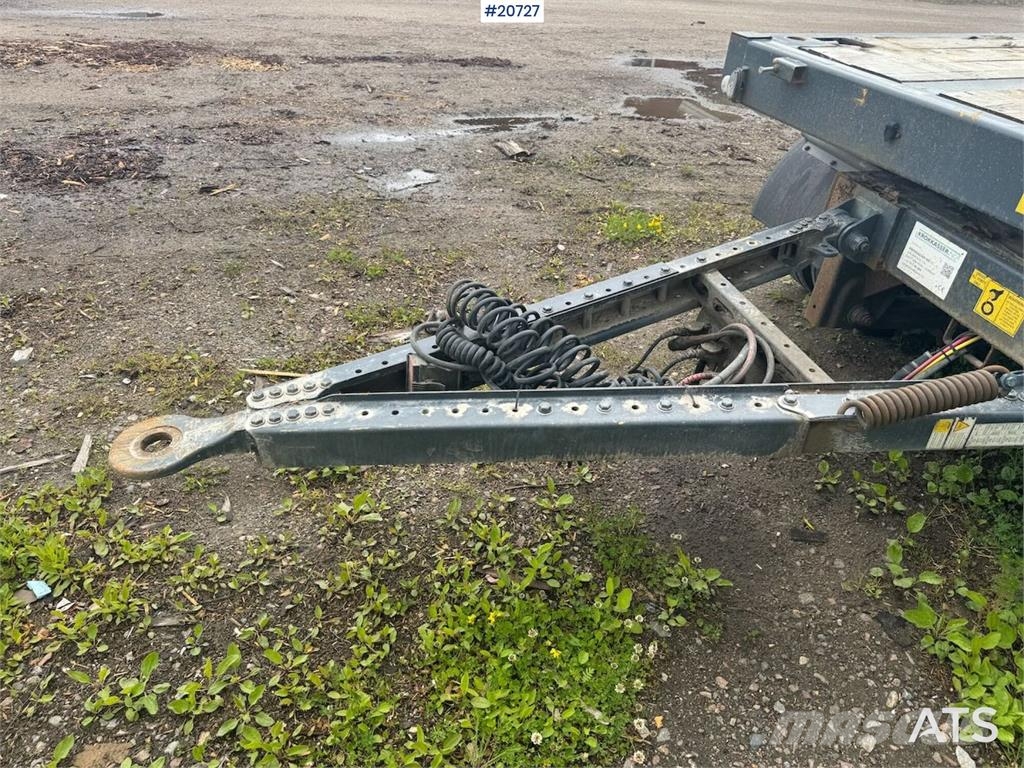 NC engineering Machine trailer w/ hydraulic driving b Otros remolques