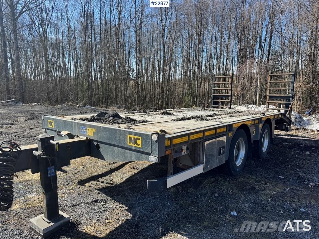 NC machinery trailer with manual loading ramps Plataformas bajas