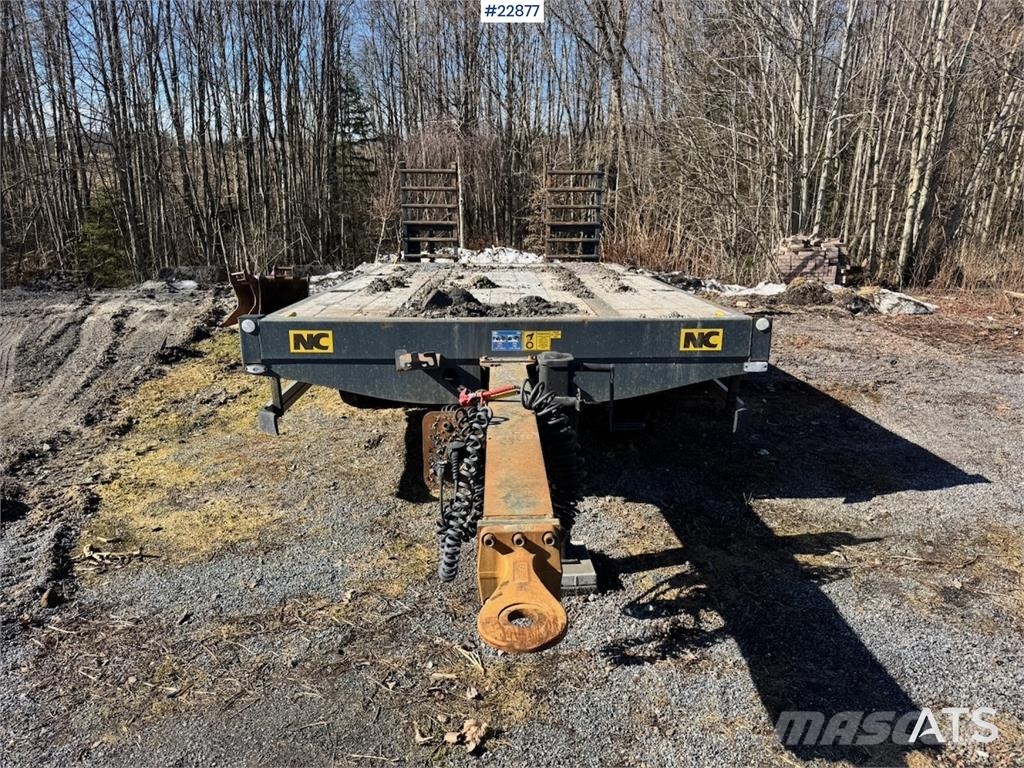 NC machinery trailer with manual loading ramps Plataformas bajas