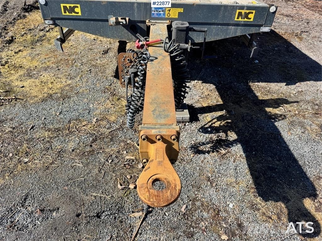 NC machinery trailer with manual loading ramps Plataformas bajas