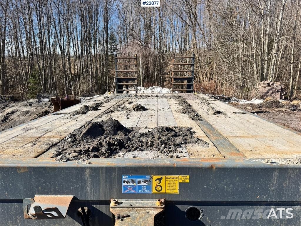 NC machinery trailer with manual loading ramps Plataformas bajas