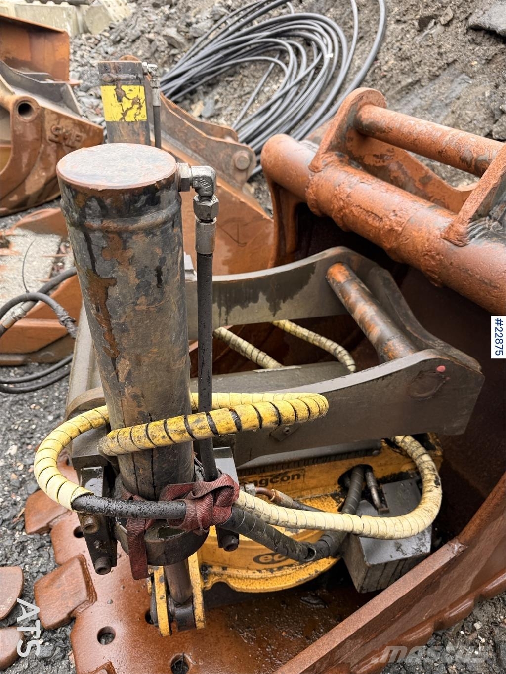 New Holland E265 Excavator with tooth bucket and defective rot Εκσκαφείς με ερπύστριες