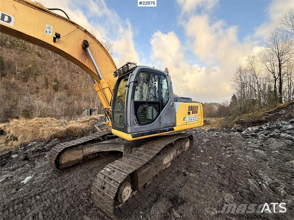 New Holland E265 Excavator with tooth bucket and defective rot Εκσκαφείς με ερπύστριες