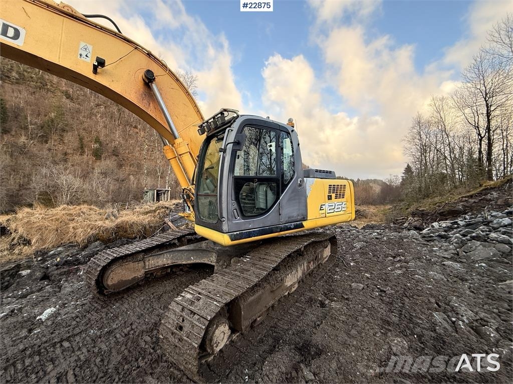 New Holland E265 Excavator with tooth bucket and defective rot Εκσκαφείς με ερπύστριες