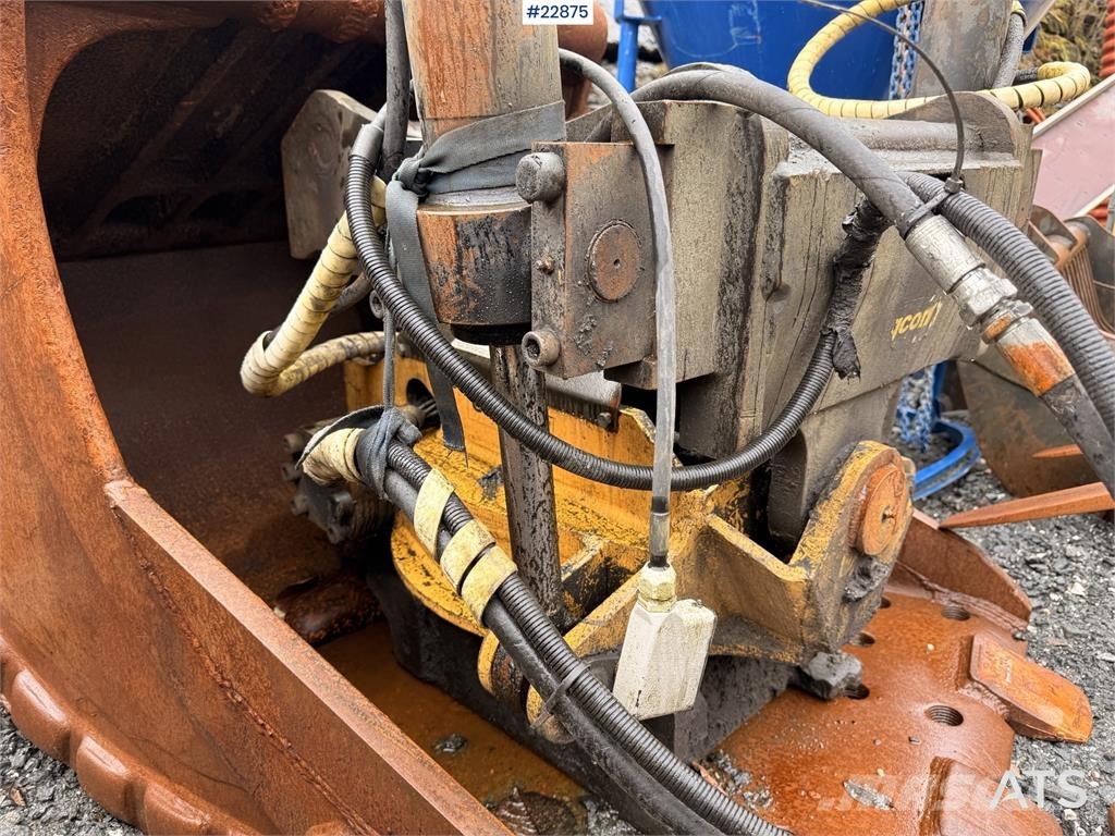 New Holland E265 Excavator with tooth bucket and defective rot Εκσκαφείς με ερπύστριες