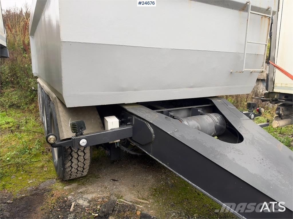  Nor-Slep Triple-Axle Trailer – Needs Repairs Andre hengere