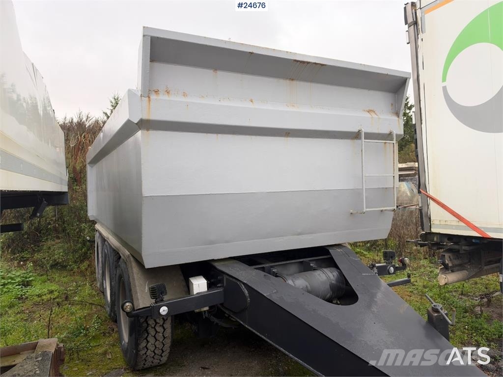  Nor-Slep Triple-Axle Trailer – Needs Repairs Andre hengere