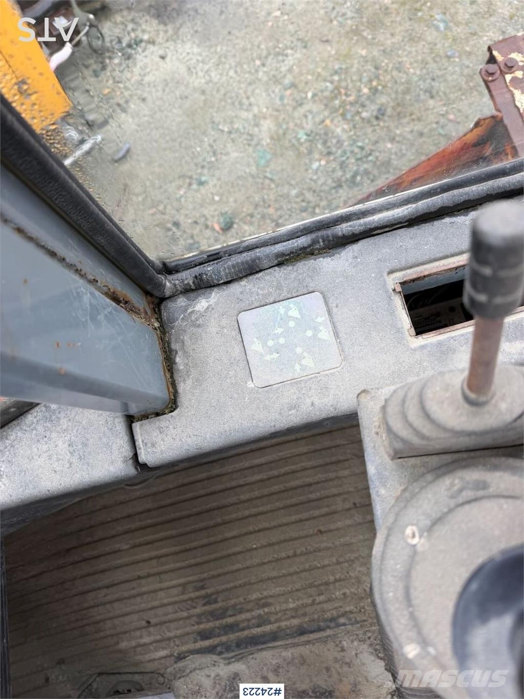 O&K L20i wheel loader with bucket. Repair object Kolové nakladače