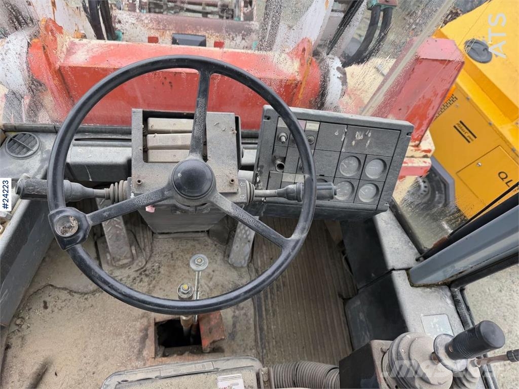 O&K L20i wheel loader with bucket. Repair object Kolové nakladače