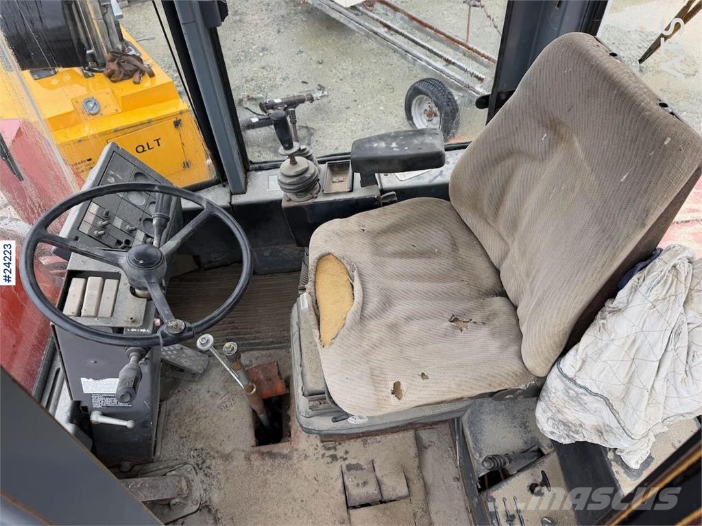 O&K L20i wheel loader with bucket. Repair object Kolové nakladače