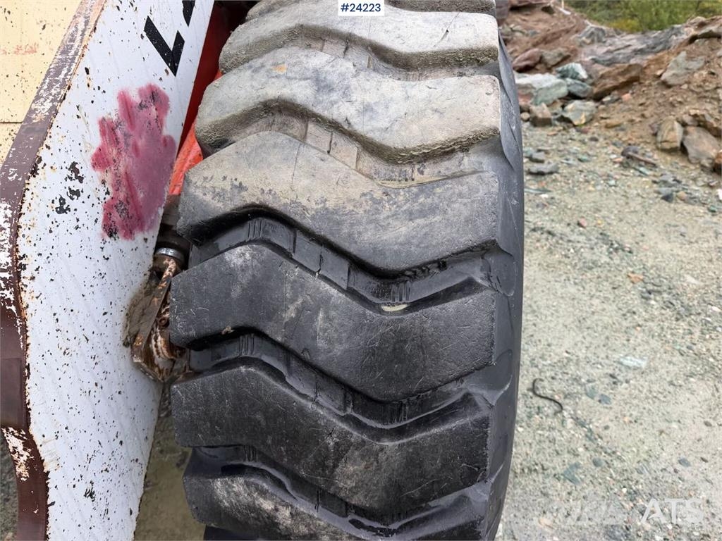 O&K L20i wheel loader with bucket. Repair object Kolové nakladače