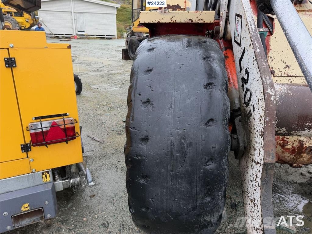 O&K L20i wheel loader with bucket. Repair object Kolové nakladače