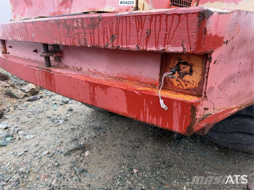 O&K L20i wheel loader with bucket. Repair object Kolové nakladače