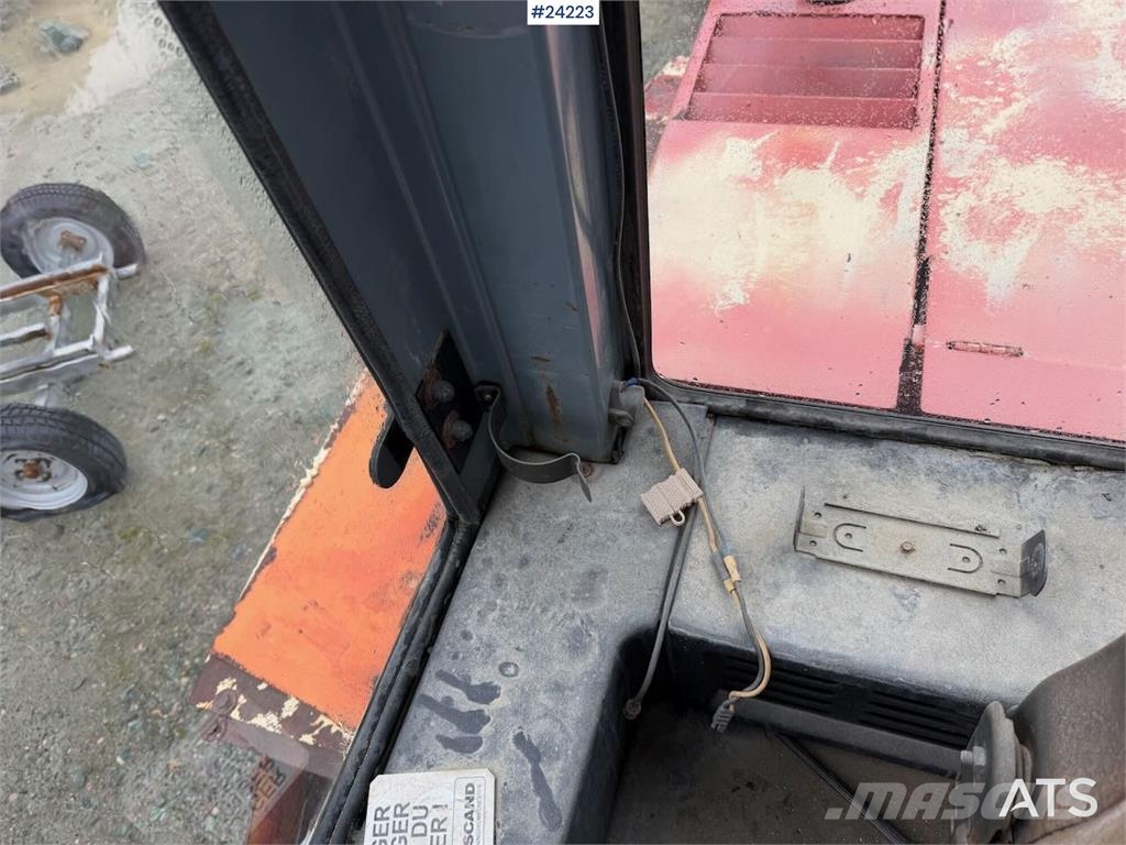 O&K L20i wheel loader with bucket. Repair object Kolové nakladače
