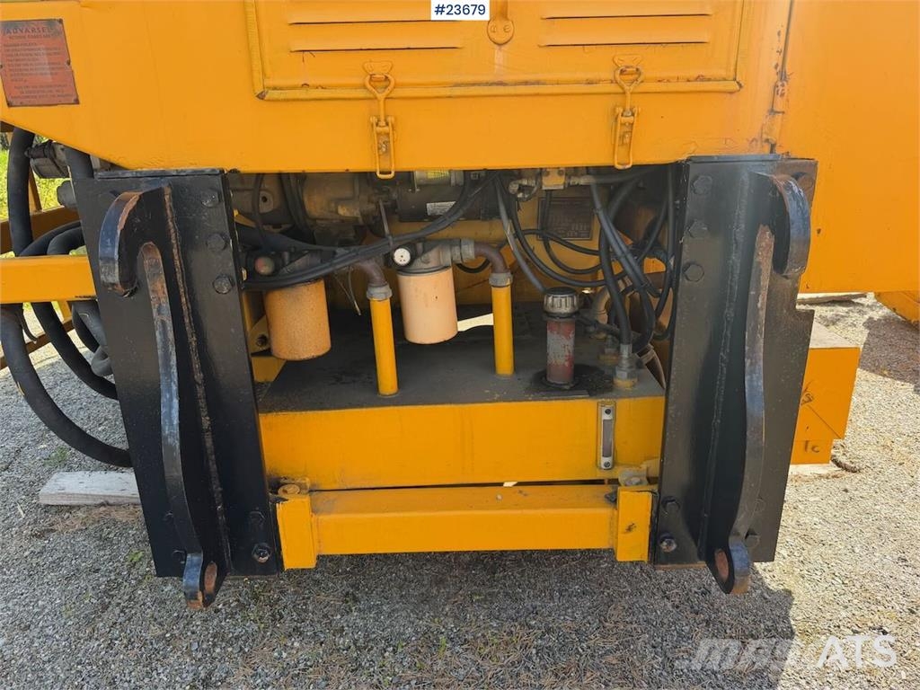 Øveraasen UTV 90-115-250 snow blower – Low hours. Lançadores de neve