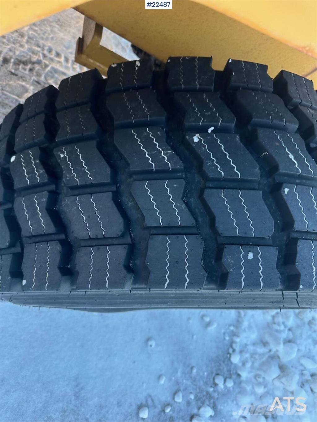 Powertrack L45 wheel loader w/ Flapwing bucket, bucket and pa لوادر بعجل