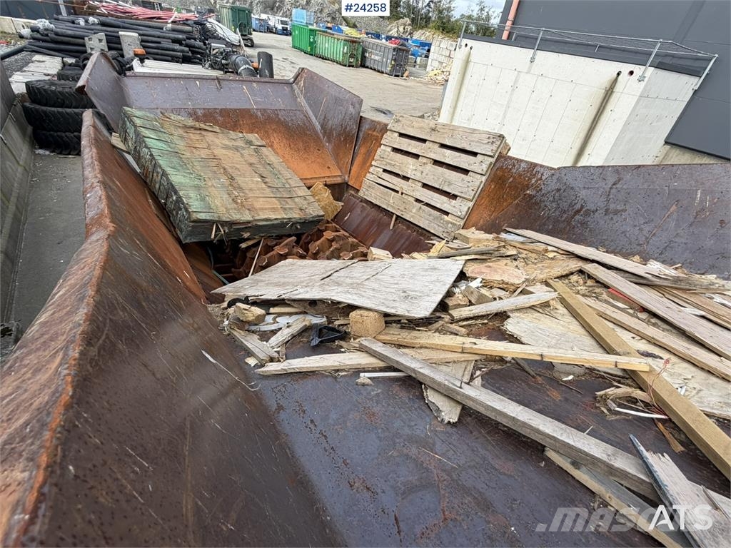 Raptor XL-D grinder for wood available for sale as a repa Surface drill rigs