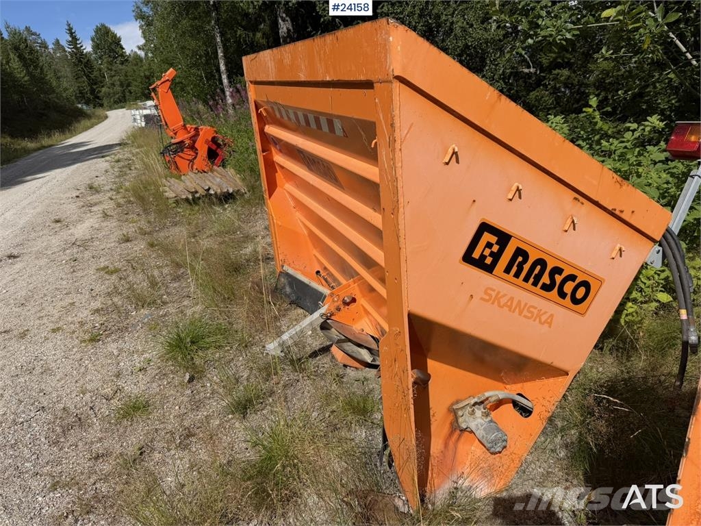 Rasco TRP sand spreader with a control panel معدات البناء - غير ذلك