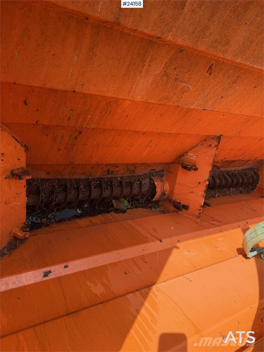 Rasco TRP sand spreader with a control panel معدات البناء - غير ذلك