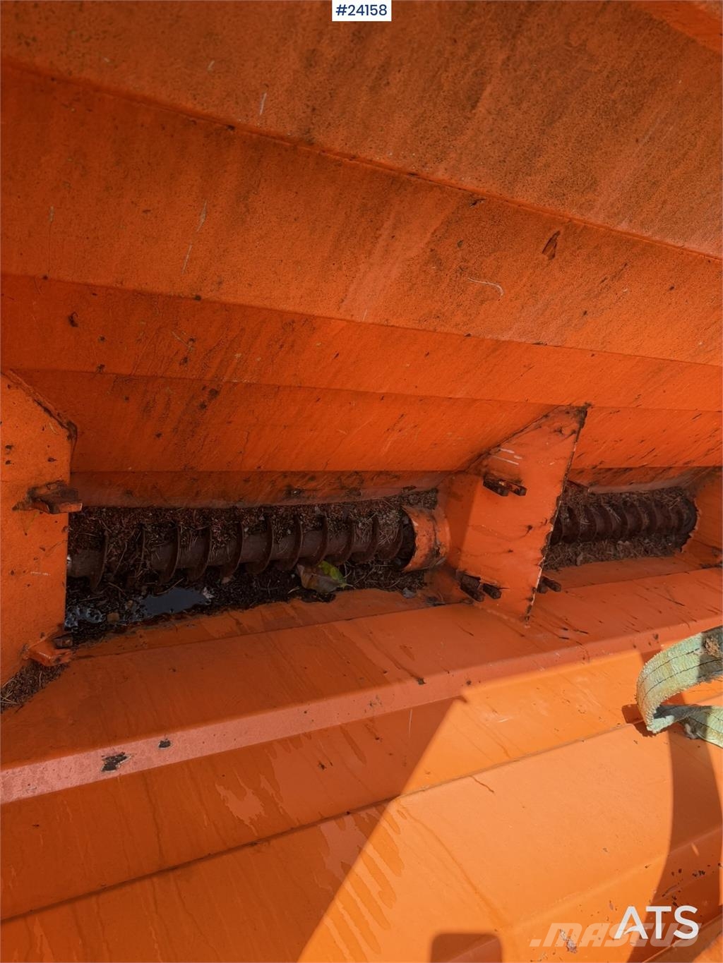 Rasco TRP sand spreader with a control panel معدات البناء - غير ذلك