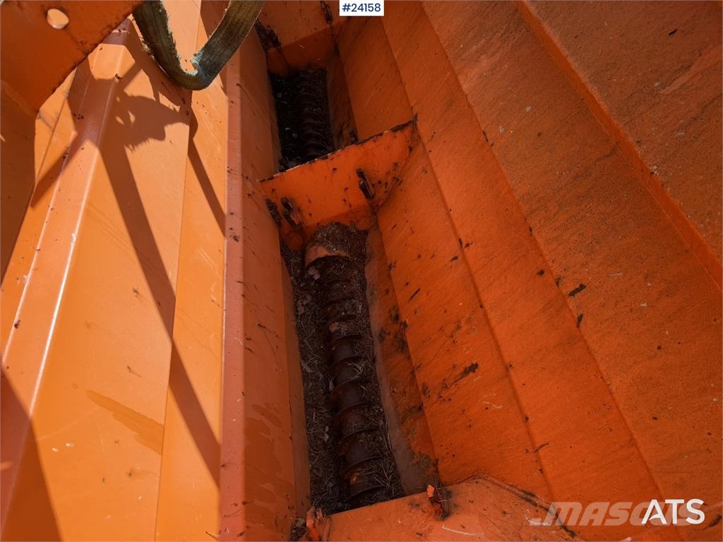 Rasco TRP sand spreader with a control panel معدات البناء - غير ذلك