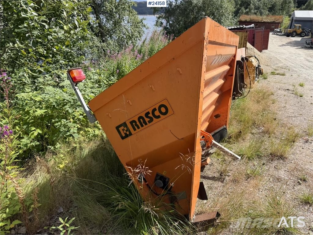 Rasco TRP sand spreader with a control panel معدات البناء - غير ذلك