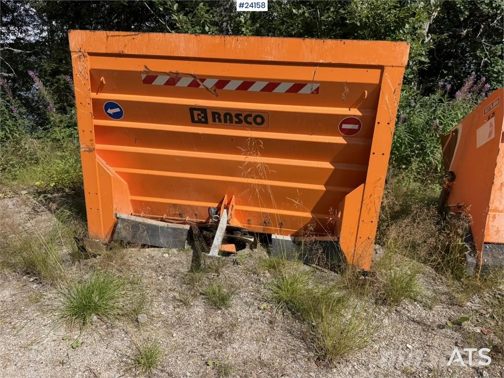 Rasco TRP sand spreader with a control panel معدات البناء - غير ذلك