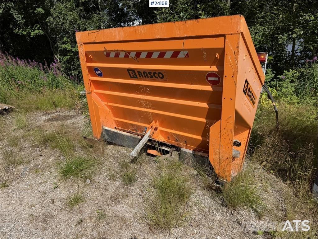 Rasco TRP sand spreader with a control panel معدات البناء - غير ذلك
