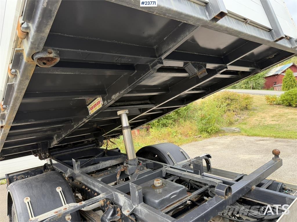Renault D 4x2 tipper truck 7.5 tons Tippbil