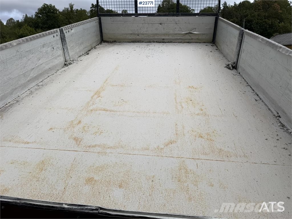 Renault D 4x2 tipper truck 7.5 tons Tippbil