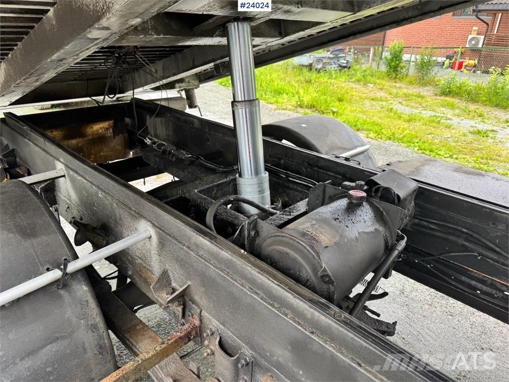 Renault Maxity Tipper Truck – 135,000 km – 3-Way Tipping W Tippbil
