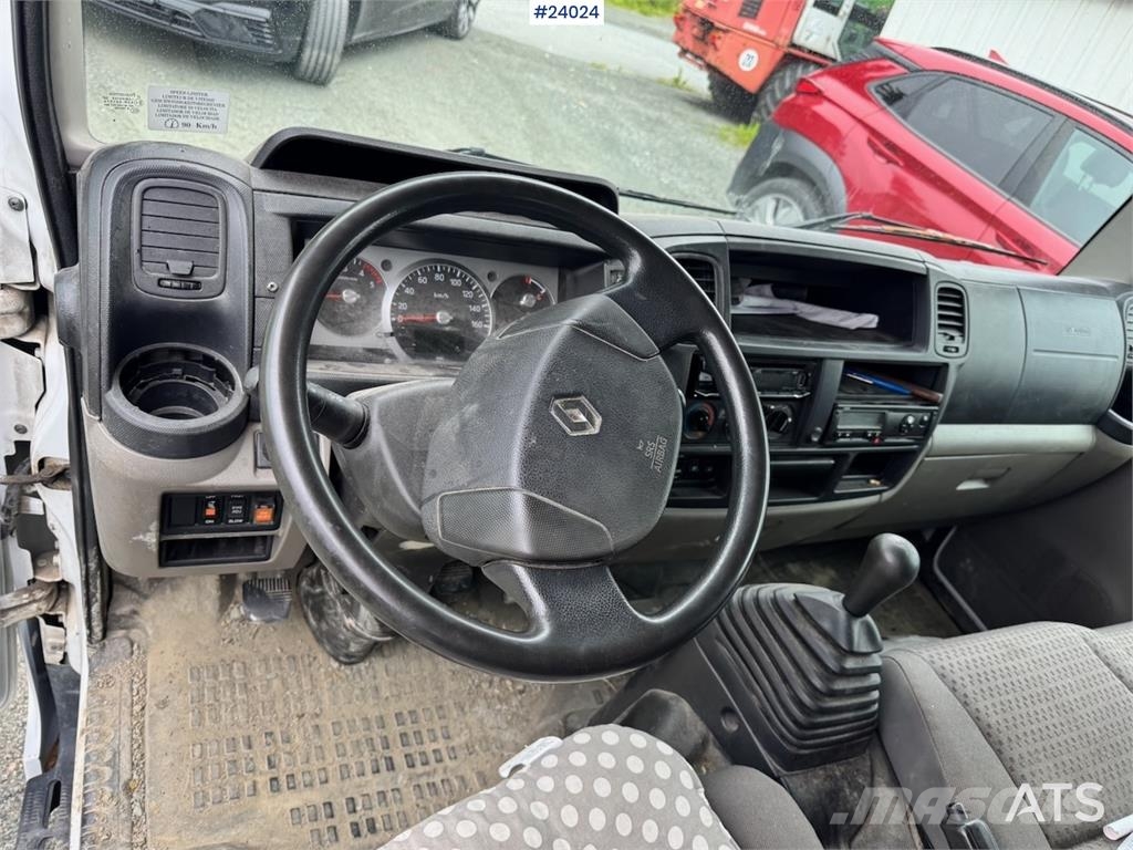Renault Maxity Tipper Truck – 135,000 km – 3-Way Tipping W Tippbil