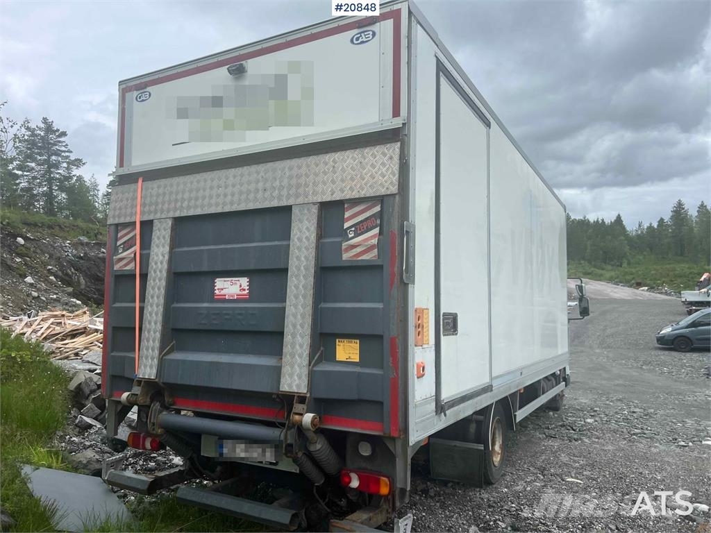 Renault midlum Camiones con caja de remolque