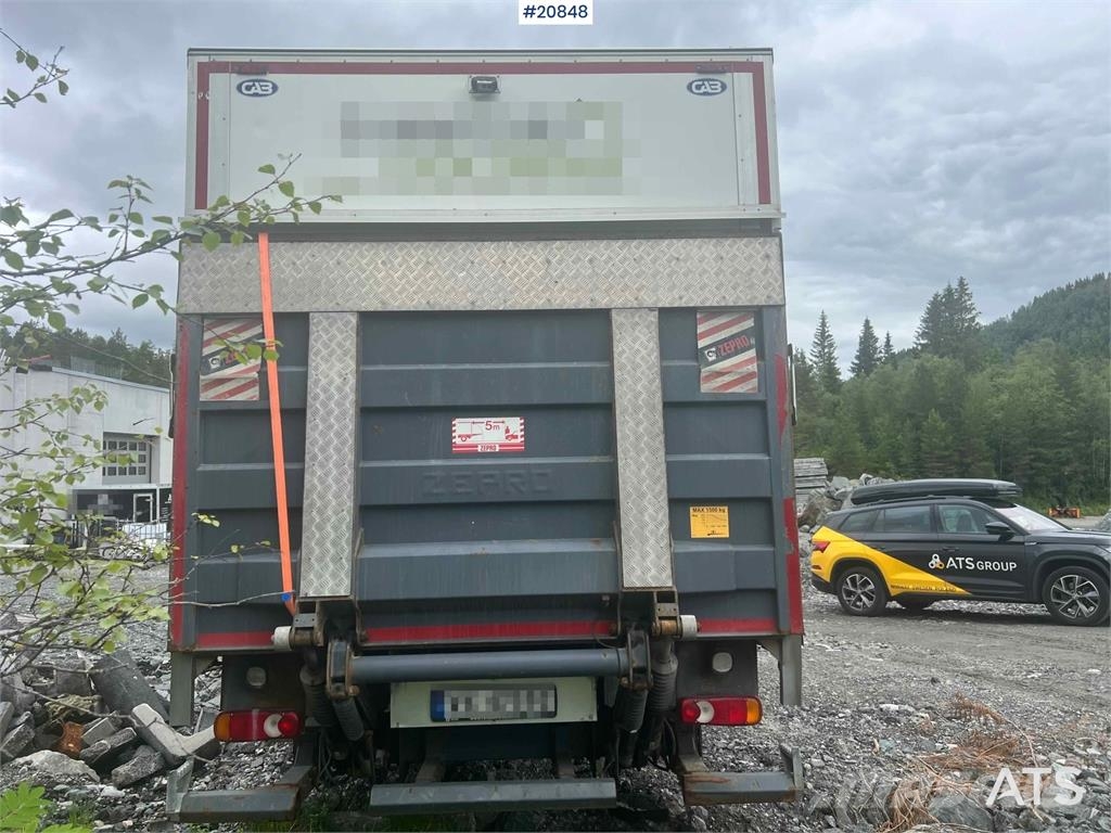Renault midlum Camiones con caja de remolque