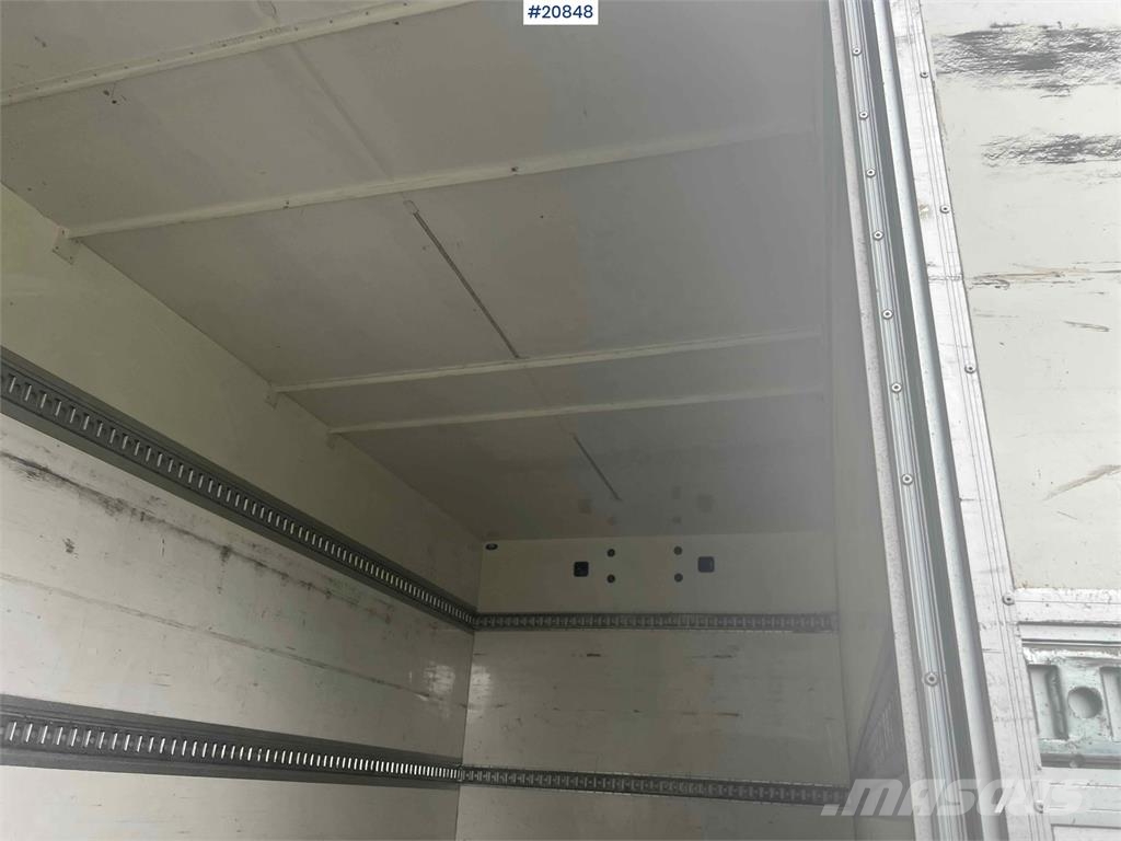 Renault midlum Camiones con caja de remolque