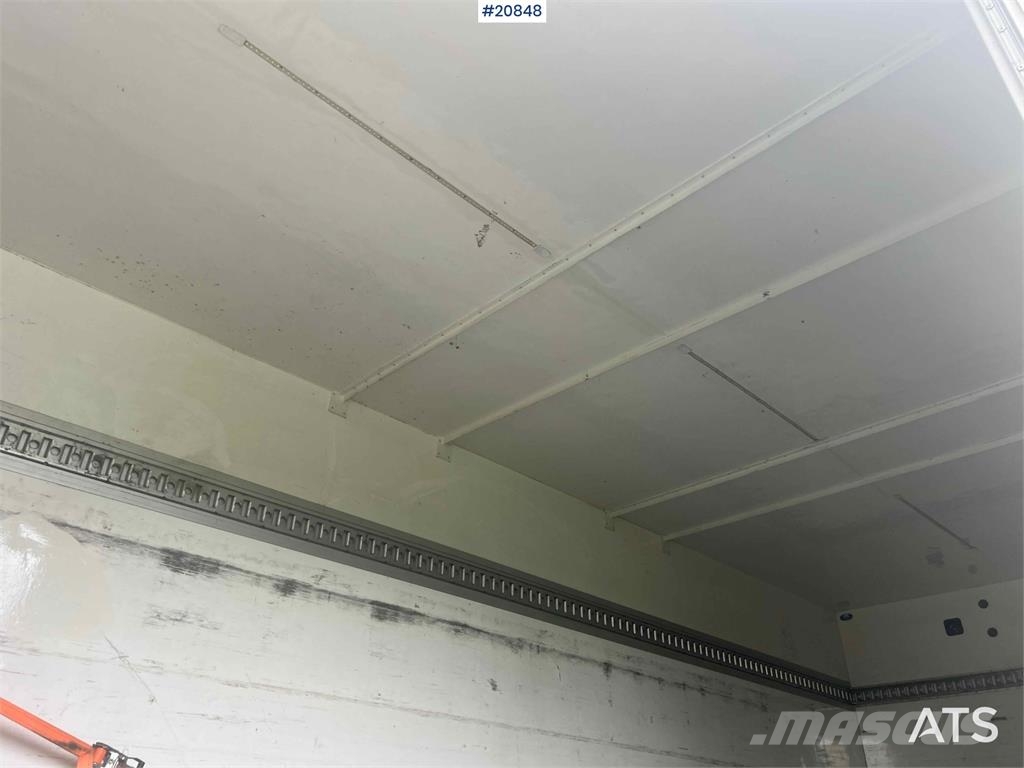 Renault midlum Camiones con caja de remolque