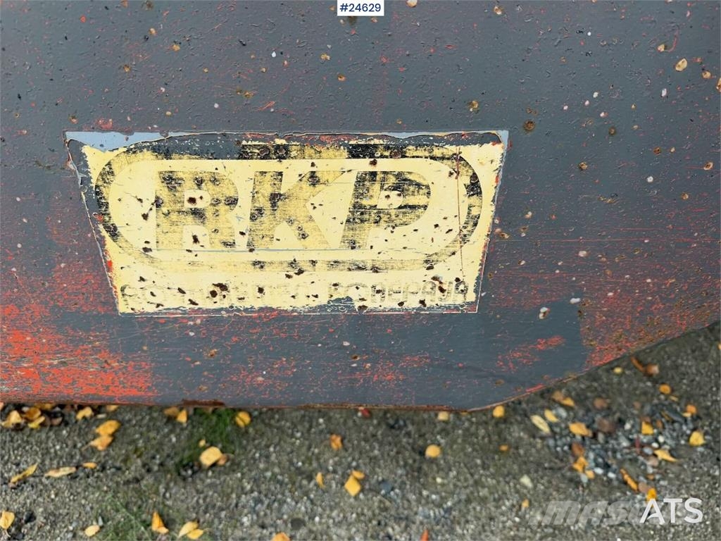RKP PHV-205 concrete trailer with Mosstec drum Concrete accessories