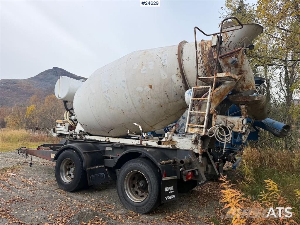 RKP PHV-205 concrete trailer with Mosstec drum Concrete accessories