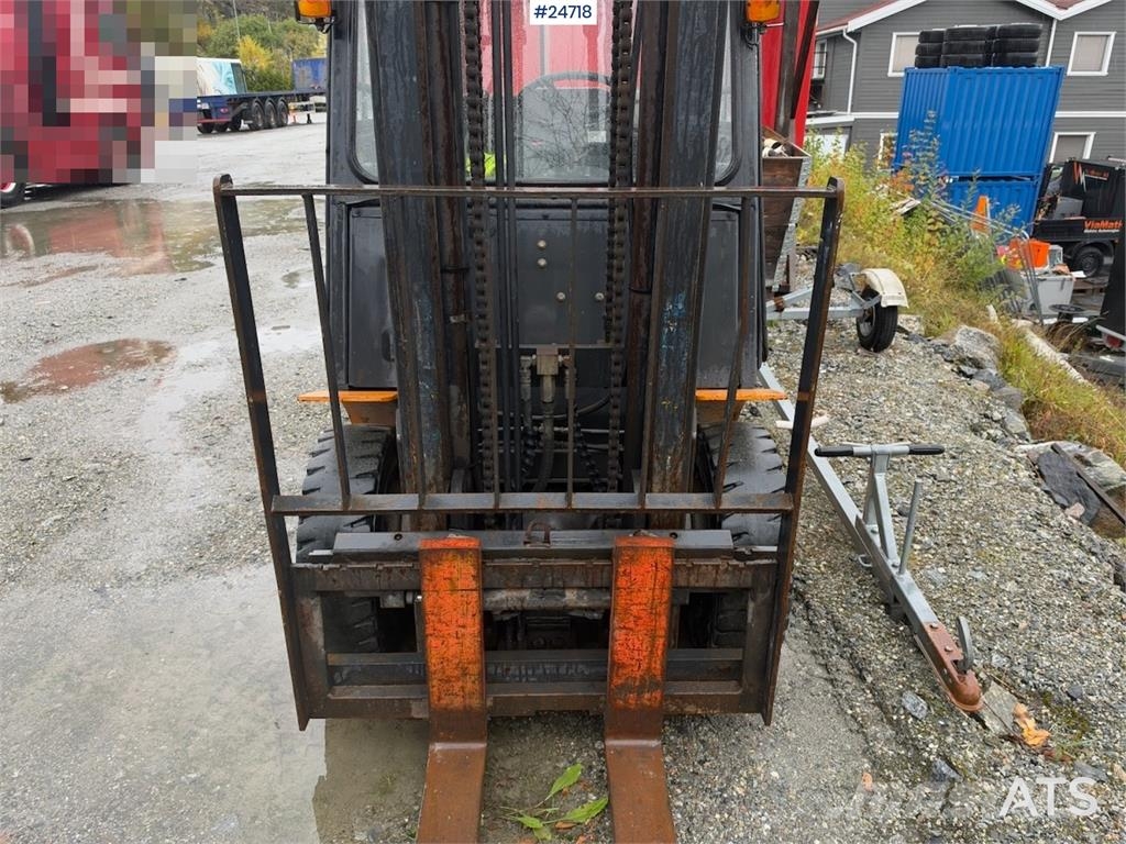 Samsung SF250 Forklift – Only 1,980 Hours! Carretillas diesel