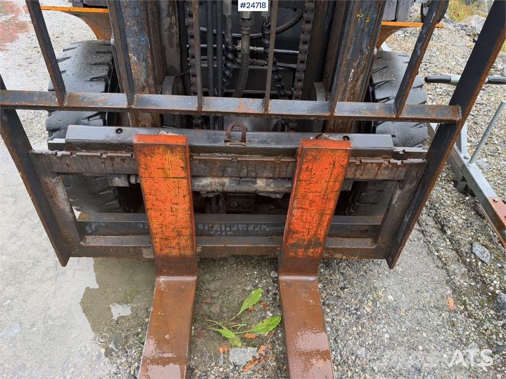 Samsung SF250 Forklift – Only 1,980 Hours! Carretillas diesel