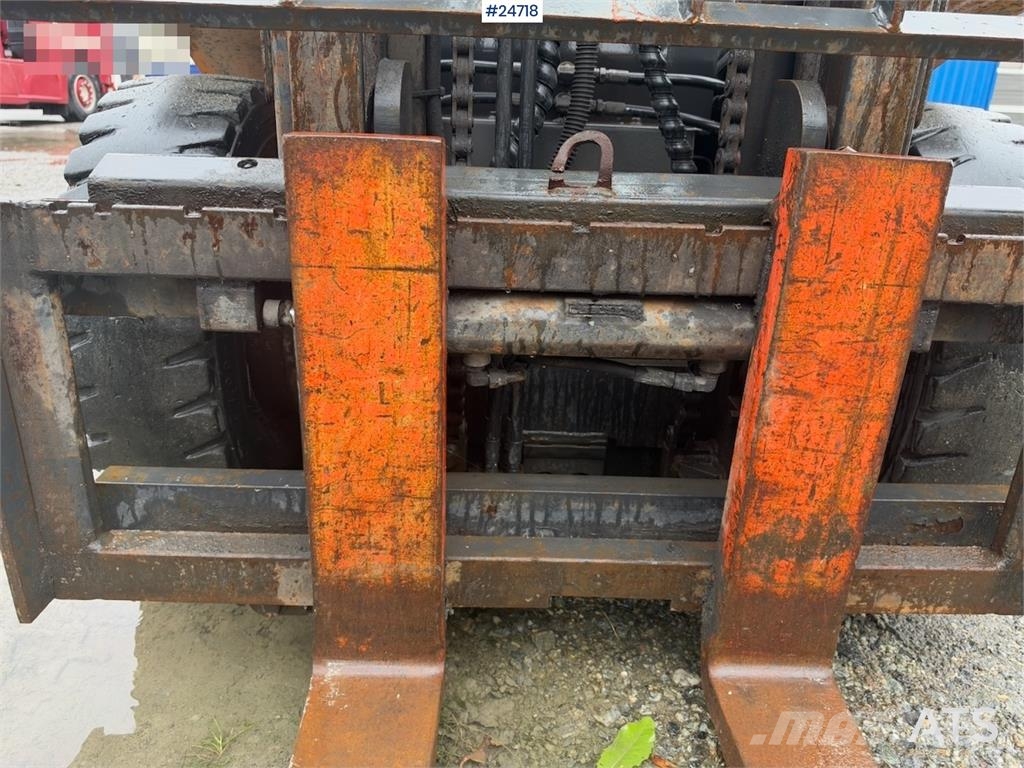 Samsung SF250 Forklift – Only 1,980 Hours! Carretillas diesel