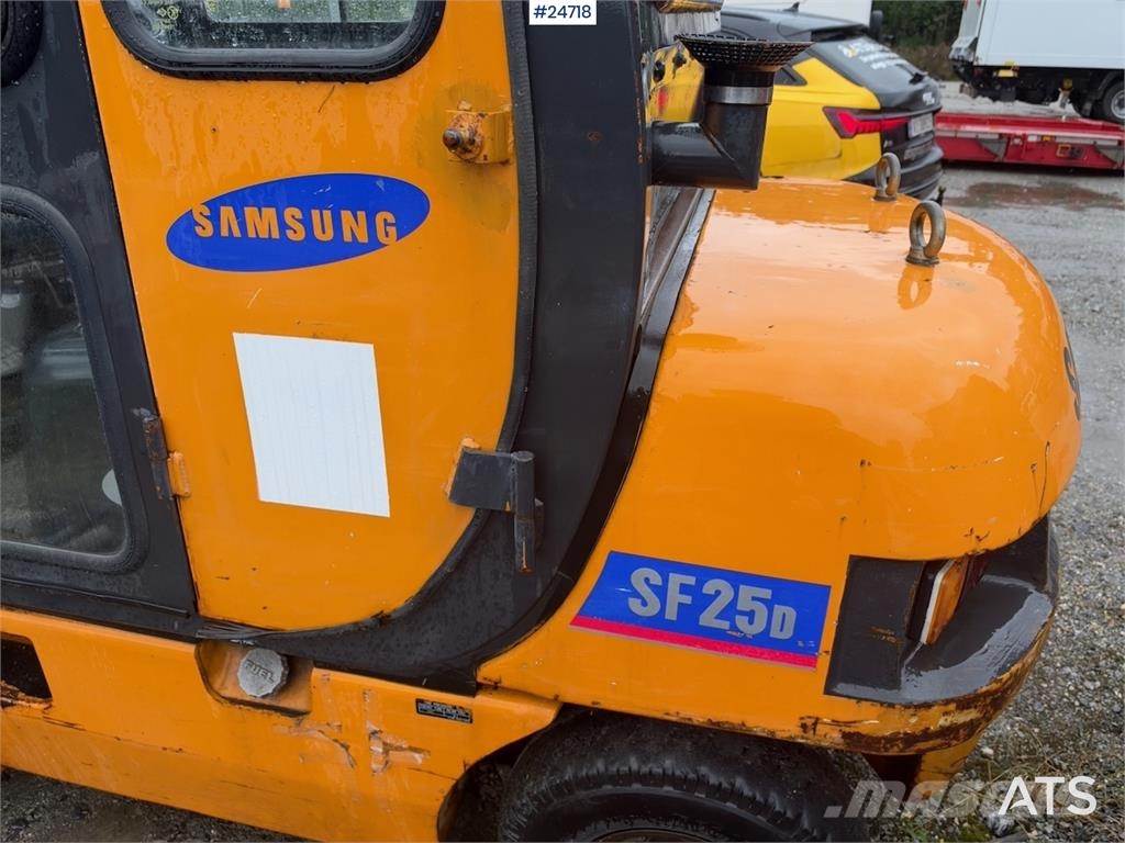 Samsung SF250 Forklift – Only 1,980 Hours! Carretillas diesel