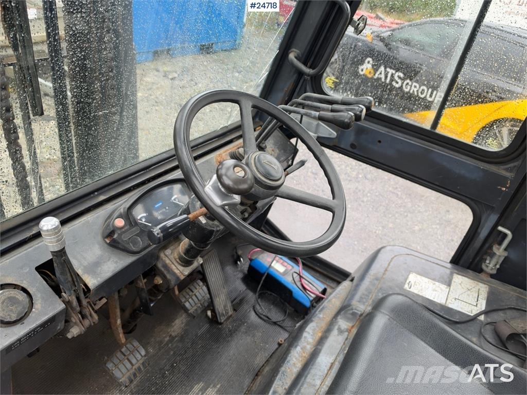 Samsung SF250 Forklift – Only 1,980 Hours! Carretillas diesel