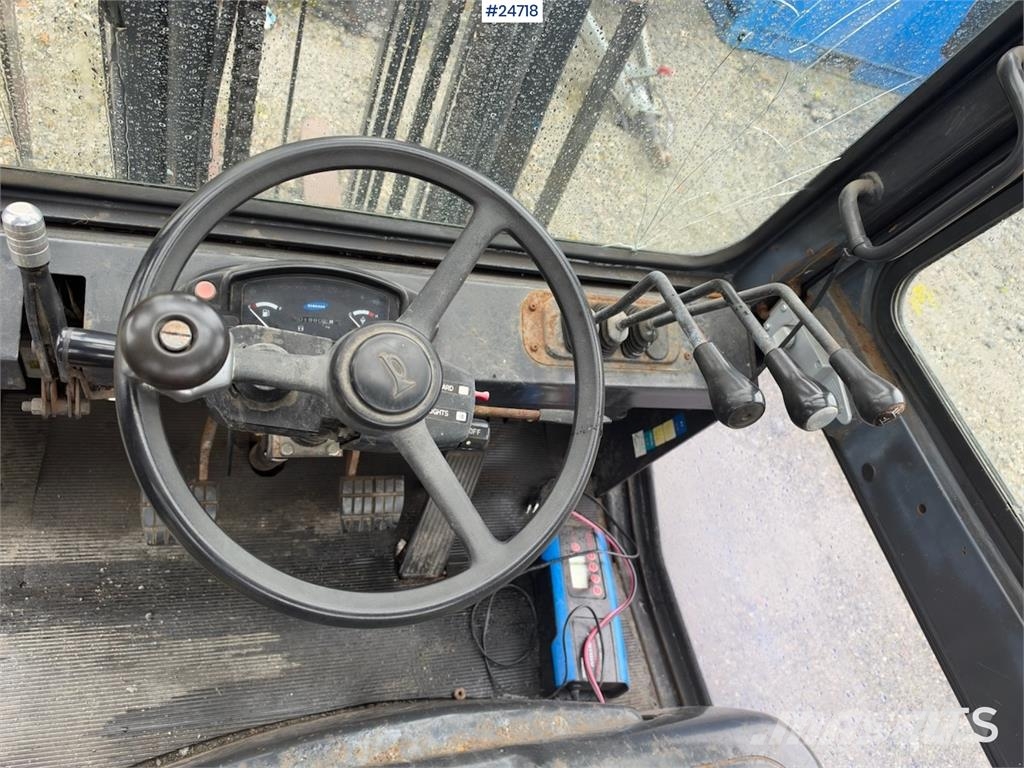Samsung SF250 Forklift – Only 1,980 Hours! Carretillas diesel